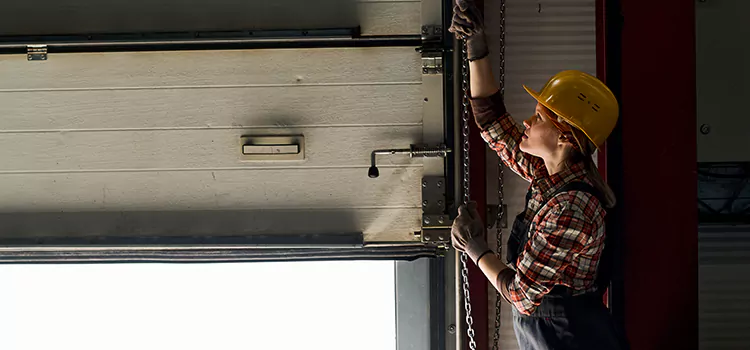 Addressing Common Garage Door Stoppage Issues in Oakland Park, FL
